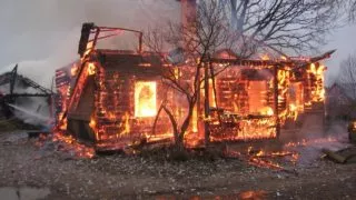 Сходил за ацетоном и спалил дом