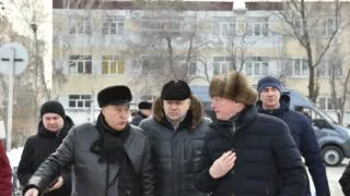 Губернатор и мэр Омска обсудили перспективы троллейбусного депо на Левобережье