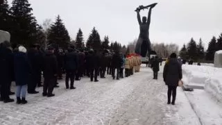 Первые лица Омской области приняли участие в возложении цветов в Парке Победы