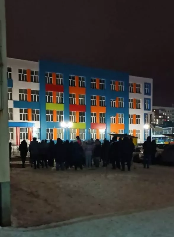 На утро 1 апреля в омскую школу №30 через Госуслуги подали 188 заявлений о приёме в первый класс