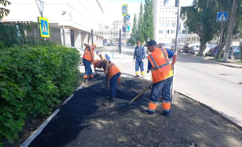 В Омске восстановят почти 250 тротуаров и пешеходных дорожек