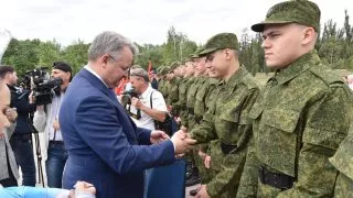 В Омске прошли торжественные проводы призывников на службу в Президентский полк