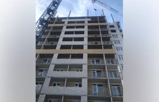 В Советском округе Омска строитель разбился насмерть, упав с 10 этажа строящегося дома
