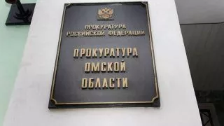 В Омской области на рабочих агропромышленного предприятия упали бетонные плиты