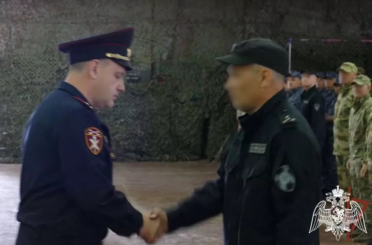 Омским росгвардейцам вручили госнаграды за защиту мирных жителей Донбасса