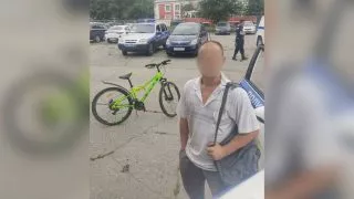 Омская полиция задержала вора, укравшего  велосипед у 12-летнего мальчика