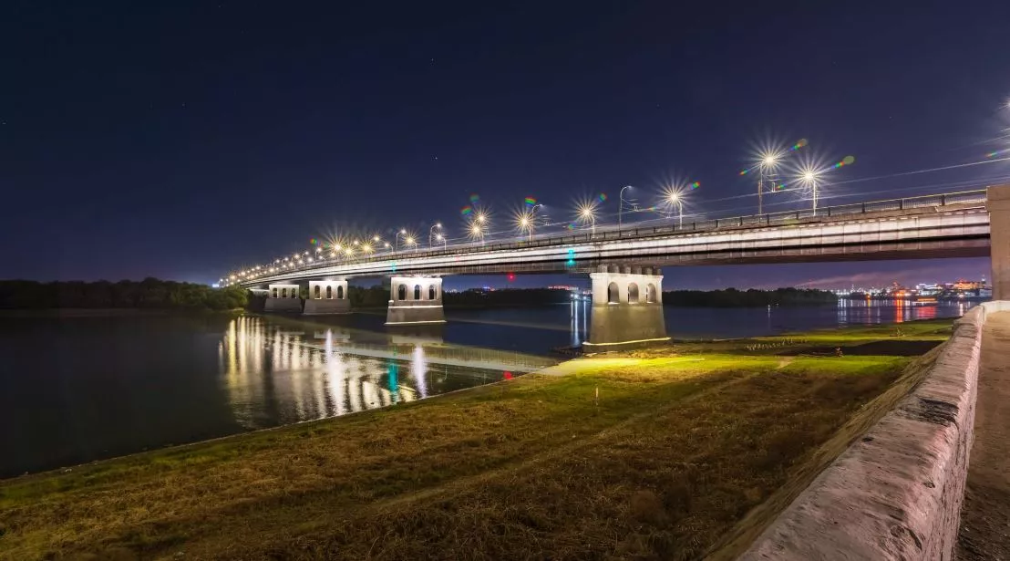 На Ленинградском мосту в Омске вновь изменят схему движения