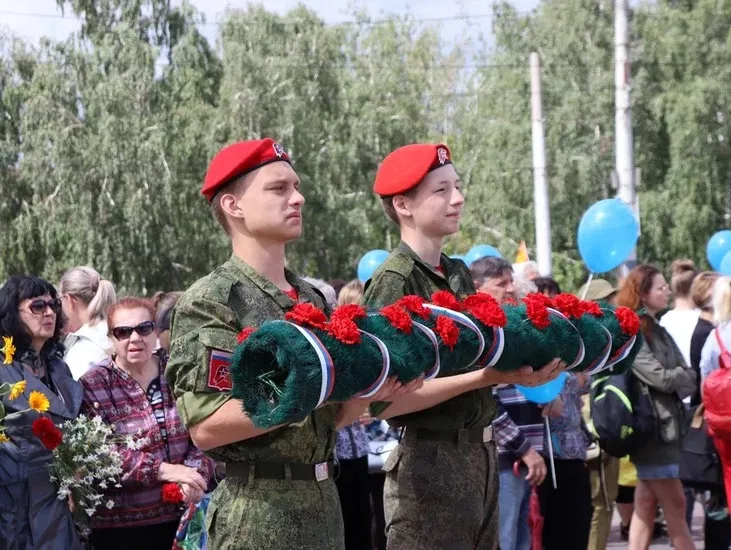 В Омске возле памятника труженикам тыла прошёл митинг «За мир без нацизма!»