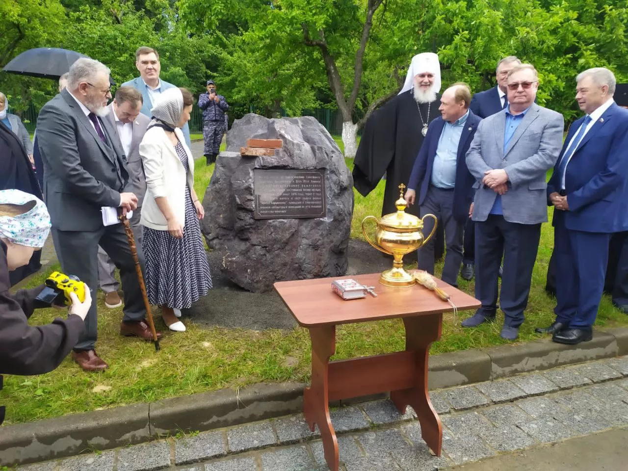 В Оптиной пустыни в основание памятника Достоевскому заложили кирпичи из Омской крепости