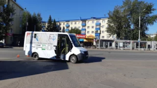 В Омске пассажирская маршрутка сбила пенсионера