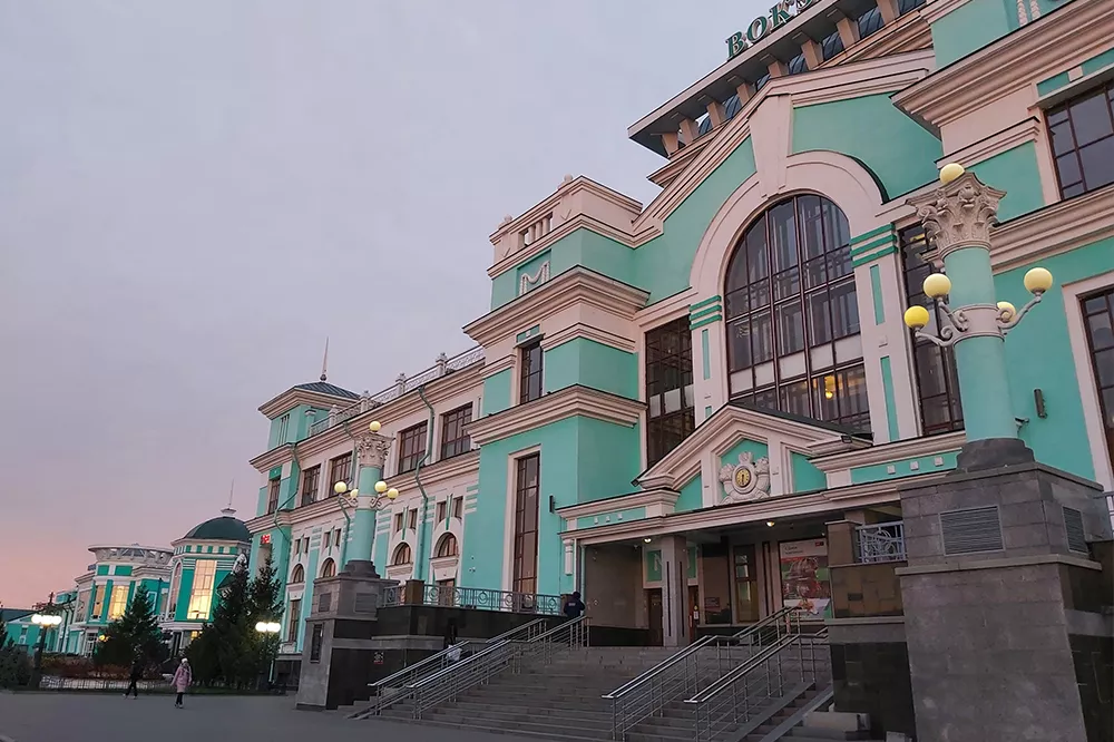 Маломобильные омичи могут обратиться за помощью в РЖД