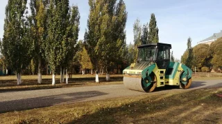 В Таврическом районе дорога у дома-интерната готова на 95%