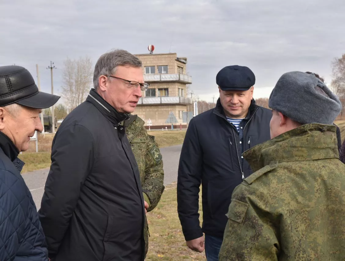 Александр Бурков и Сергей Шелест поприветствовали солдат ВДВ, призванных на службу по частичной мобилизации