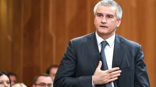Аксенов: в связи с ЧП на Крымском мосту отдыхающим будет продлено пребывание в гостиницах и отелях за счет администрации края