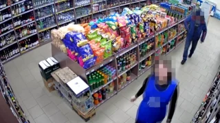 В Омске злоумышленник пришёл за шампанским и напал на продавца