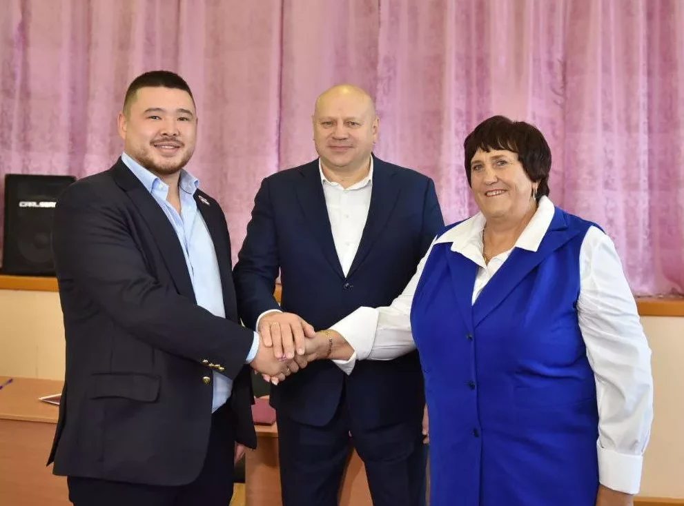Школе №50 в Кировском округе нашли мецената