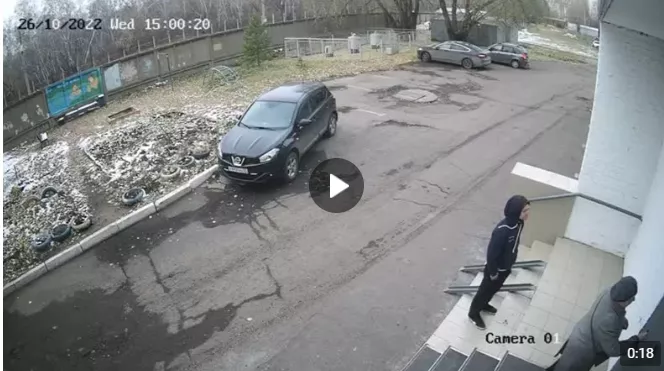 Омская полиция ищет мужчину, ограбившего пенсионерку на улице Челюскинцев