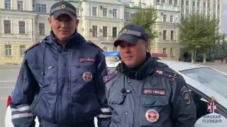 Сотрудники ГИБДД помогли беременной омичке добраться до роддома