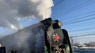 Поезд Деда Мороза сделал остановку в Омске