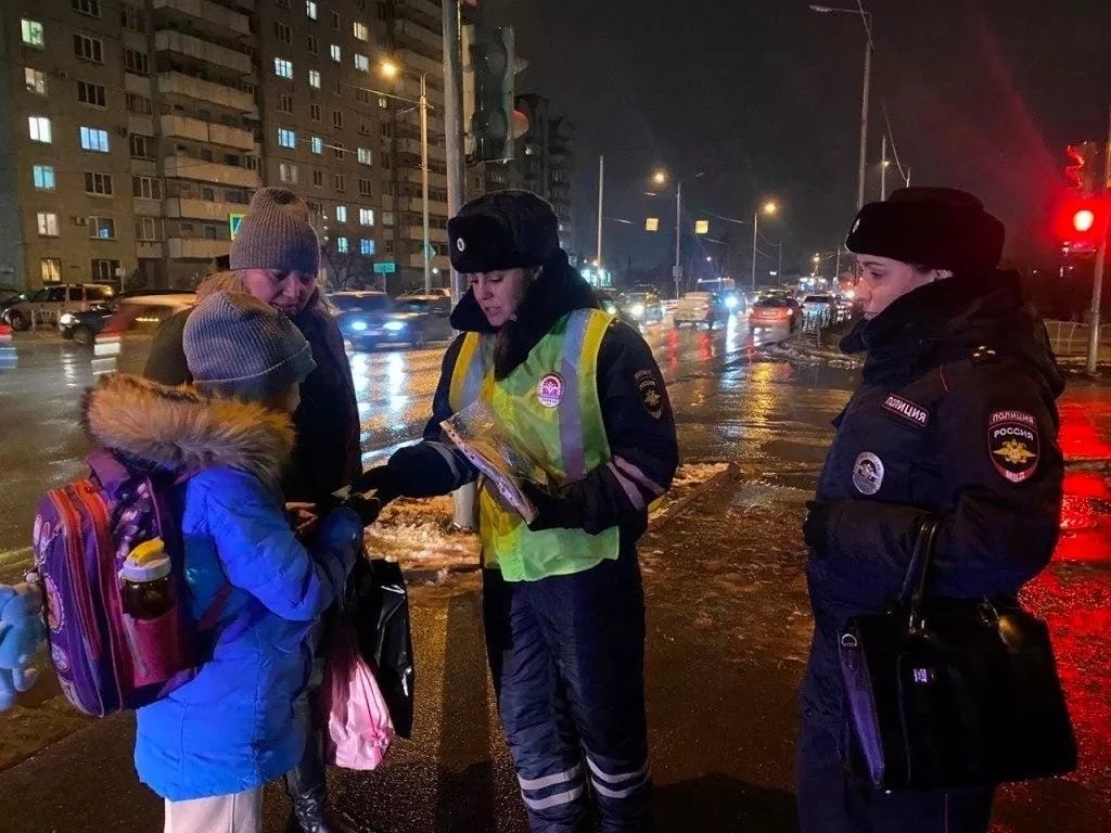 Омские автоинспекторы провели рейд на самых опасных пешеходных переходах вблизи школ