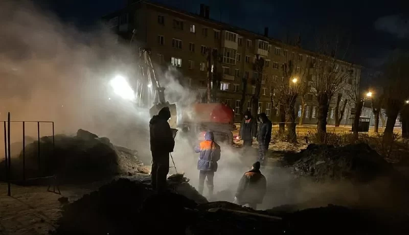 Омская школьница провались в яму с горячей водой и получила множественные ожоги