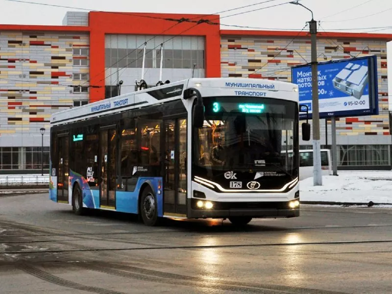 Движение троллейбусов №3 и №15 в Омске остановлено до конца дня