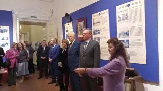 Александр Бурков и Владимир Варнавский посетили выставку «История, которая говорит»