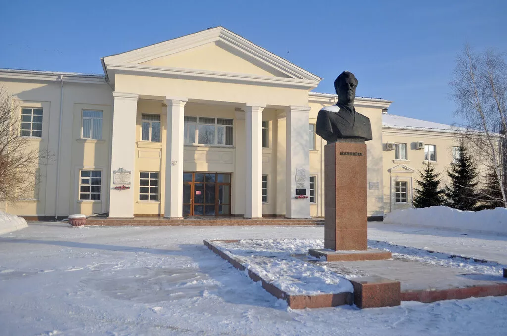 Начальница отдела Омского лётно-технического колледжа подозревается в злоупотреблении должностных полномочий