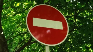 В связи с проведением губернаторской ёлки перекроют дорогу у ТЮЗа