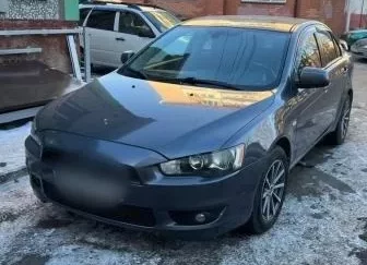 Омский рецидивист Кировского округа украл имущество из чужой иномарки