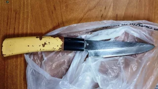 Омич зарезал 60-летнего знакомого из-за портативной колонки