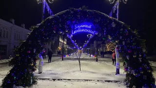 В Омске открылась новогодняя локация «Зимний Любинский»
