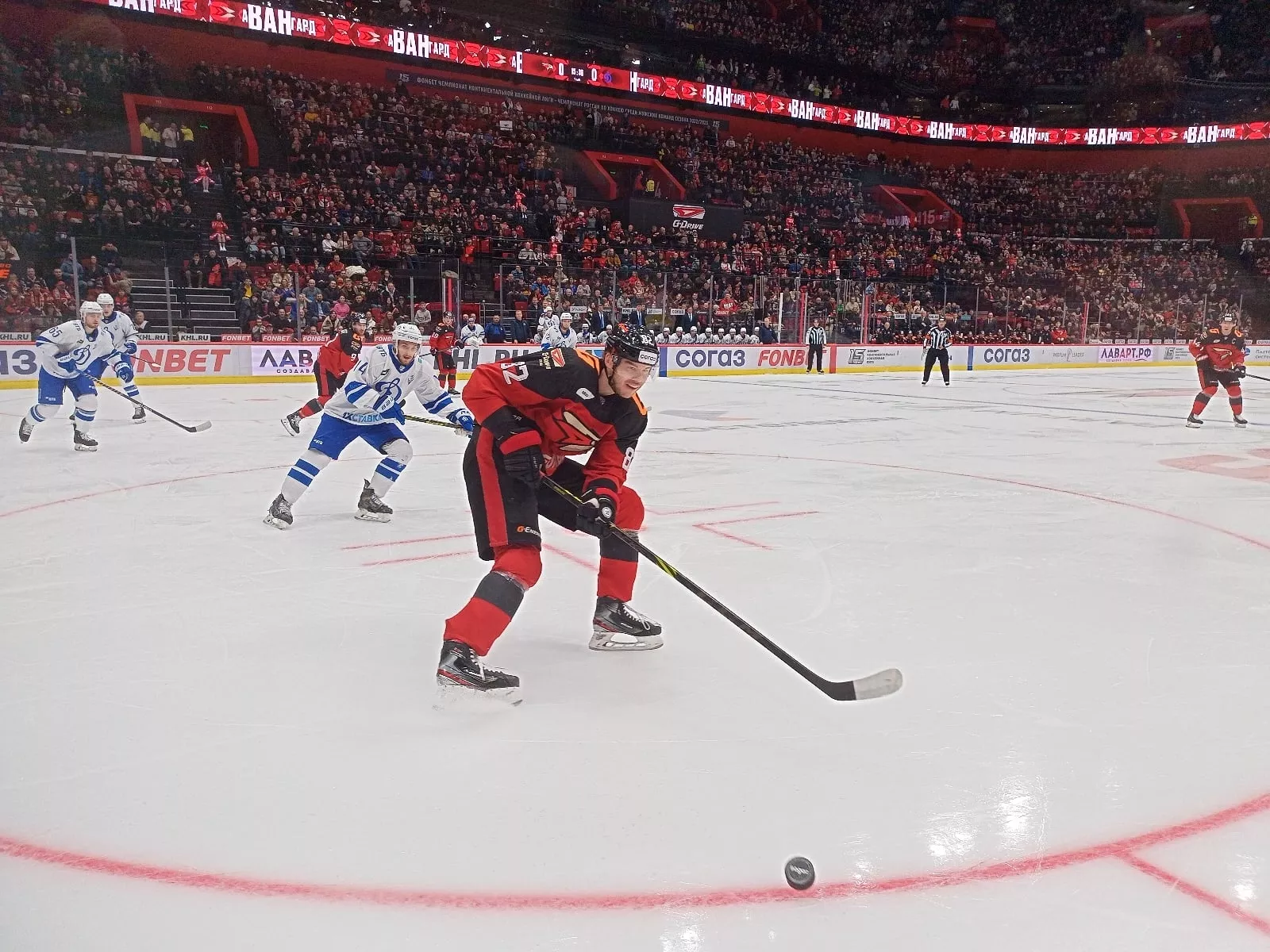 «Авангард» прервал серию поражений и обыграл московское «Динамо» в овертайме со счётом 3:2 