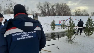 В Омске на Зеленом острове всё готово к крещенскому погружению