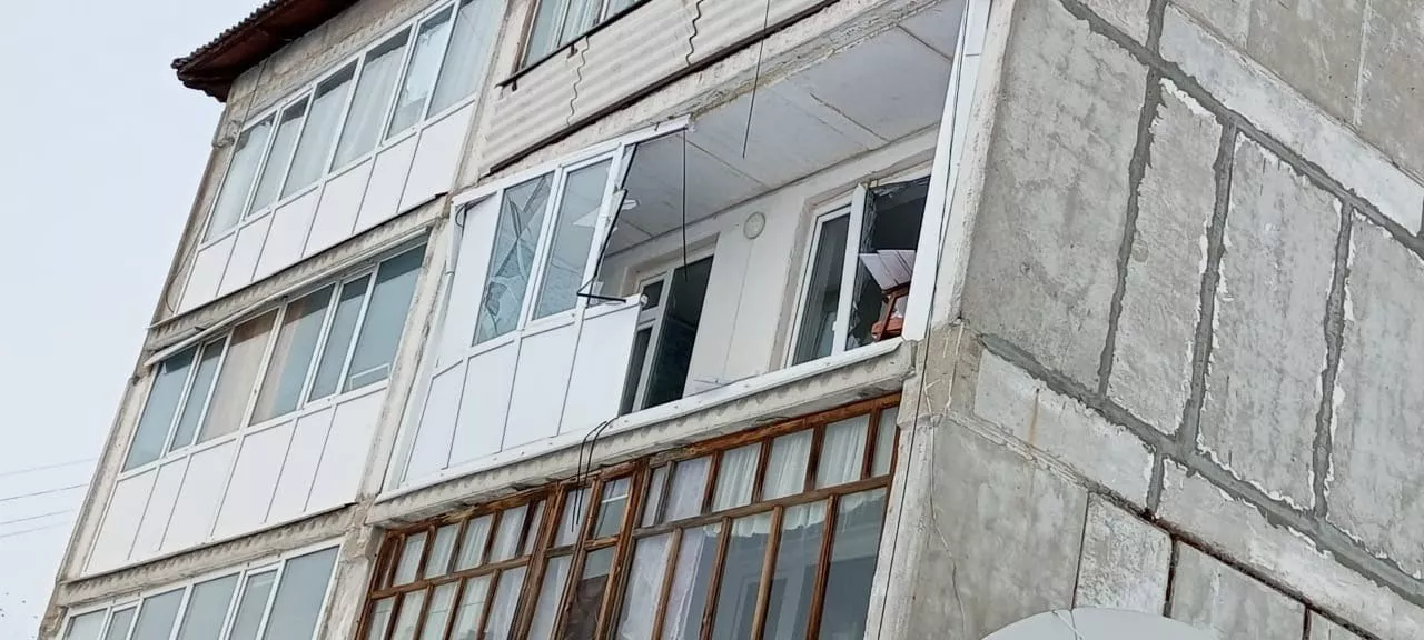 В ОМВД России по Большереченскому району проводится проверка по факту хлопка бытового газа в жилом помещении