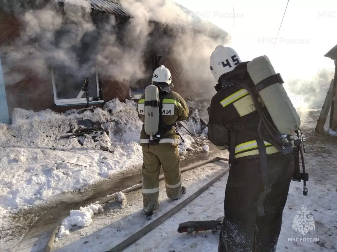 За месяц пожарные спасли 28 омичей
