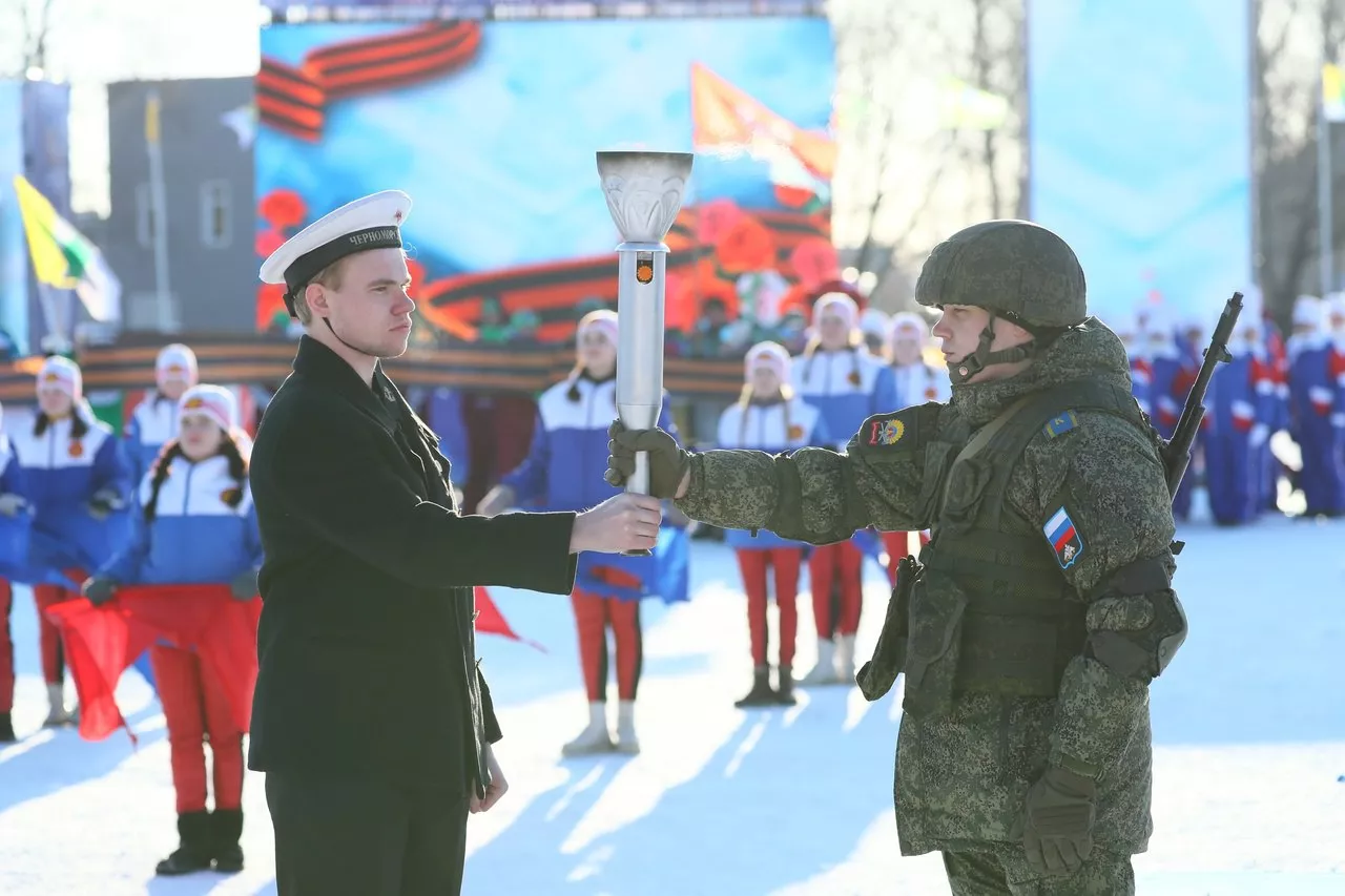 В Нижней Омке зажгли огонь зимнего областного Праздника Севера