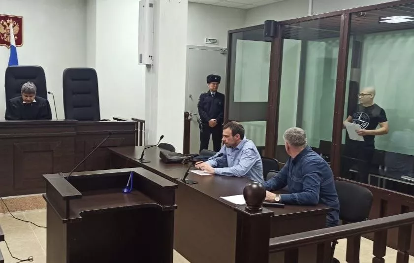 К 10 годам лишения свободы приговорен 23-летний житель Тарского района за убийство гвоздодером