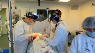 В Омске врачи спасли пациента с огромной аневризмой сонной артерии