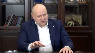 Сергей Шелест предложил вернуться к практике установки бетонных остановочных павильонов