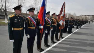 Виталий Хоценко поздравил выпускников Омского автобронетанкового инженерного института с успешным окончанием учебы