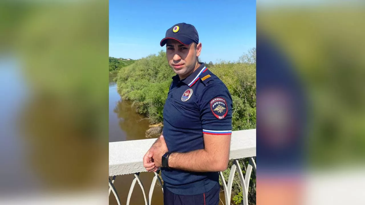 Омский полицейский помог спасти беременную женщину, которая собиралась спрыгнуть с моста