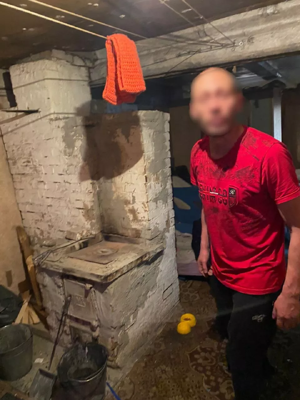 В Омске по требованию прокуратуры насильника лишили родительских прав за издевательства над своими детьми