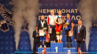 Омичка Ольга Тё одержала победу на чемпионате России по тяжёлой атлетике