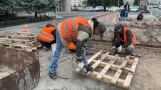 Подземные переходы у кинотеатра «Маяковский» облицуют гранитом