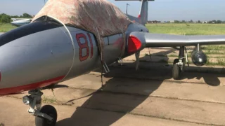 За неоплаченные долги по налогам у омича арестовали два самолета