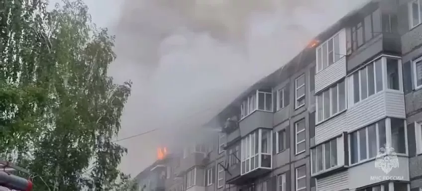 В доме на улице Волгоградской загорелся балкон