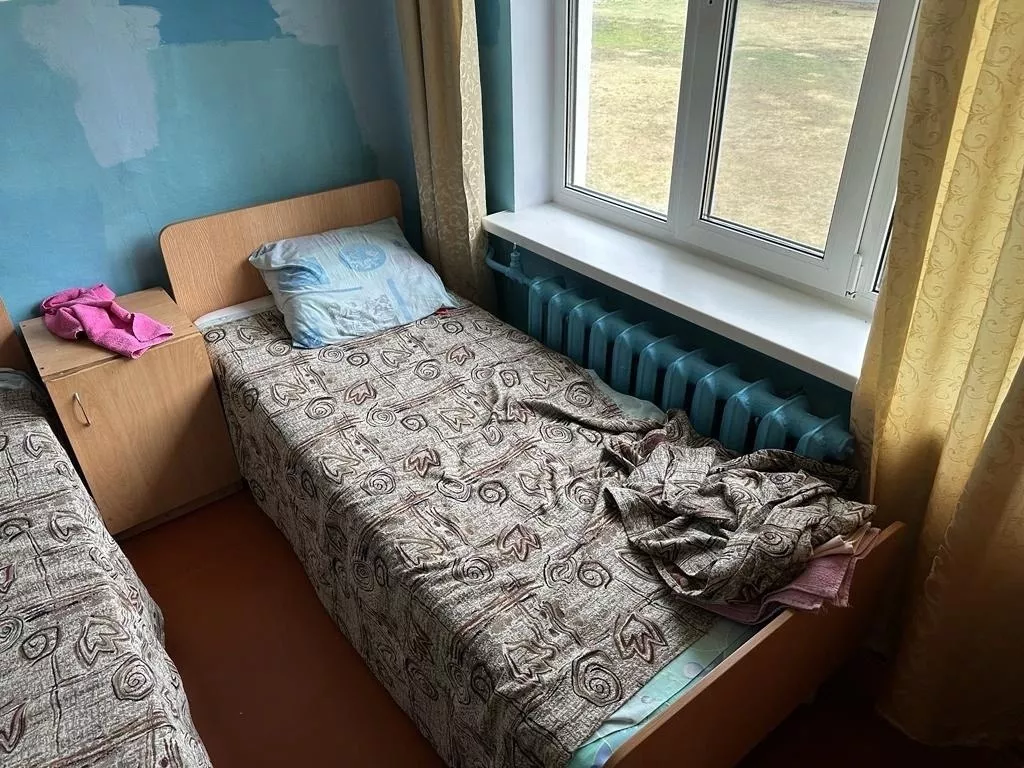 В детском лагере Омской области из окна выпала 9-летняя девочка