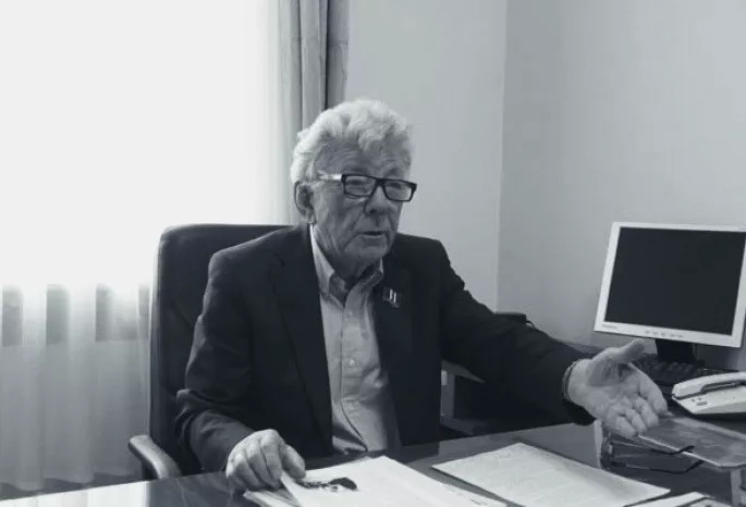 Виталий Хоценко выразил соболезнования родным и близким почётного гражданина Омской области Равиля Бикбавова