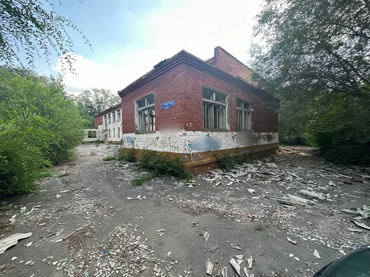 Омская прокуратура потребовала ограничить доступ в здание аварийного детского сада №310